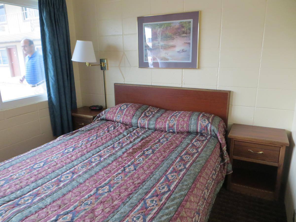 Deluxe Inn/Extended Stay - Council Bluffs Carter Lake Bilik gambar